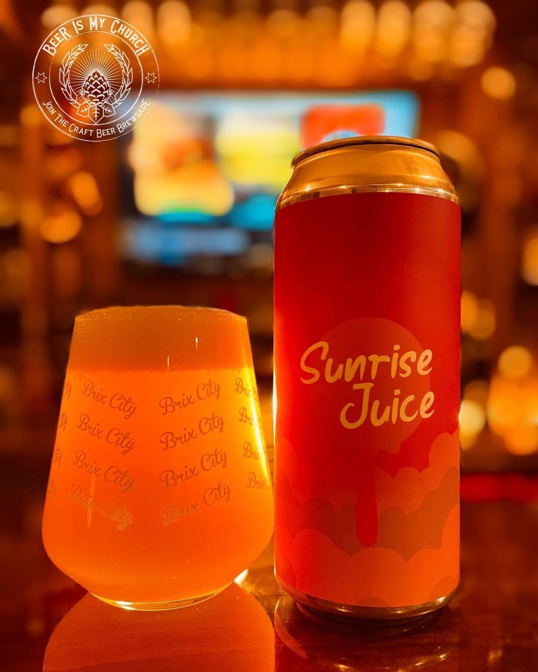 Sunrise is a magical time. New beginnings. A new start. New possibilities.
How are YOU going to start anew?
#beer #beertography #beerporn #beerstagram #instabeer #brewsader #beerismychurch #craftbeer #craftnotcrap #craftbeerporn #drinklocal...