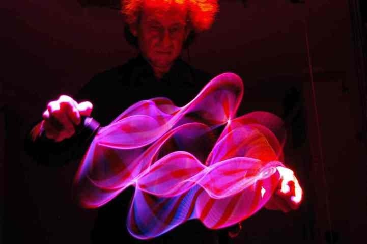 shinyslingback:  Spectrum of Colours Revealed Through Lit String British artist,