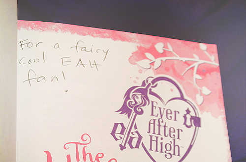 royalorrebel:  My first giveaway to celebrate reaching 1,000 followers!  I’ve been planning this giveaway for a while and since I already had a copy of the book before I went to the signing, I might as well give it to one of my hexellent followers.