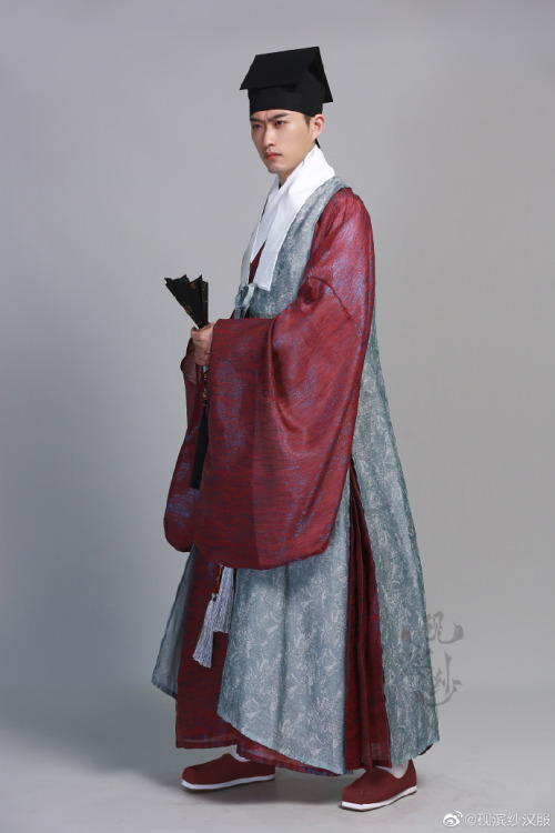 hanfugallery:chinese hanfu by 砚滨纱汉服