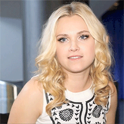 alyciadebnamarryme:Eliza about filming the death scene.