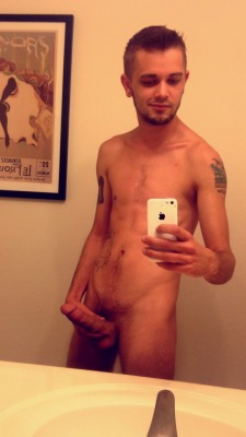 guyswhocouldgetit:  hot damn fuck me running