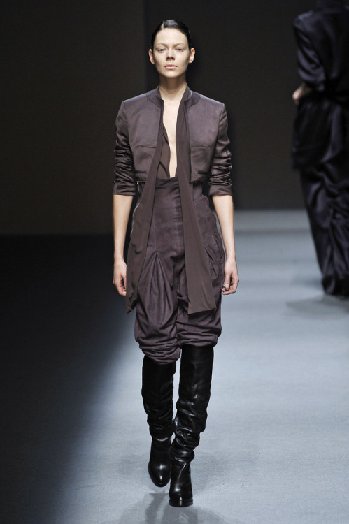 Haider Ackermann, Fall 2009Practical wear for the Sindar