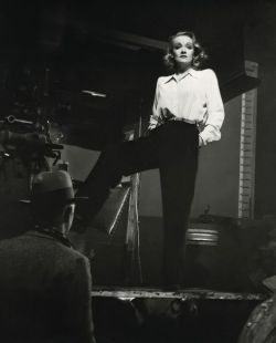 mesogeios:Marlene Dietrich, German/American