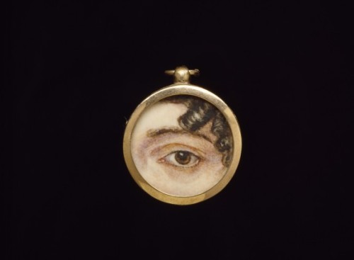 euo:At the end of the 18th century, miniatures showing only the eye of a loved one became a popular 