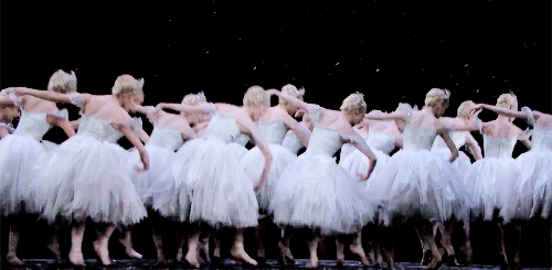 lady-arryn:The Royal Ballet’s production of The Nutcracker  ¨*•♫♪