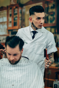 skelet0nx:  The Barber by Gert-Jan Mes on Flickr.