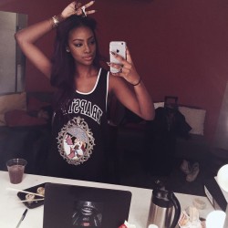 justineskye:  Love all 200K of you guys! Thank You ♡