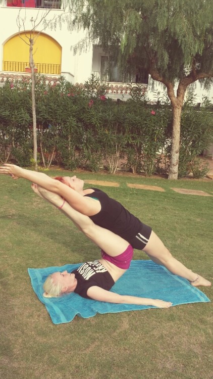 thegirlwiththeeverchanginghair:  MORE! Beth and I doing a bit of acro yoga in spain ^.^  