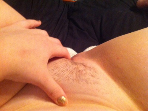 loverealgirls:(F)reshly trimmed… Someone help me out ;)