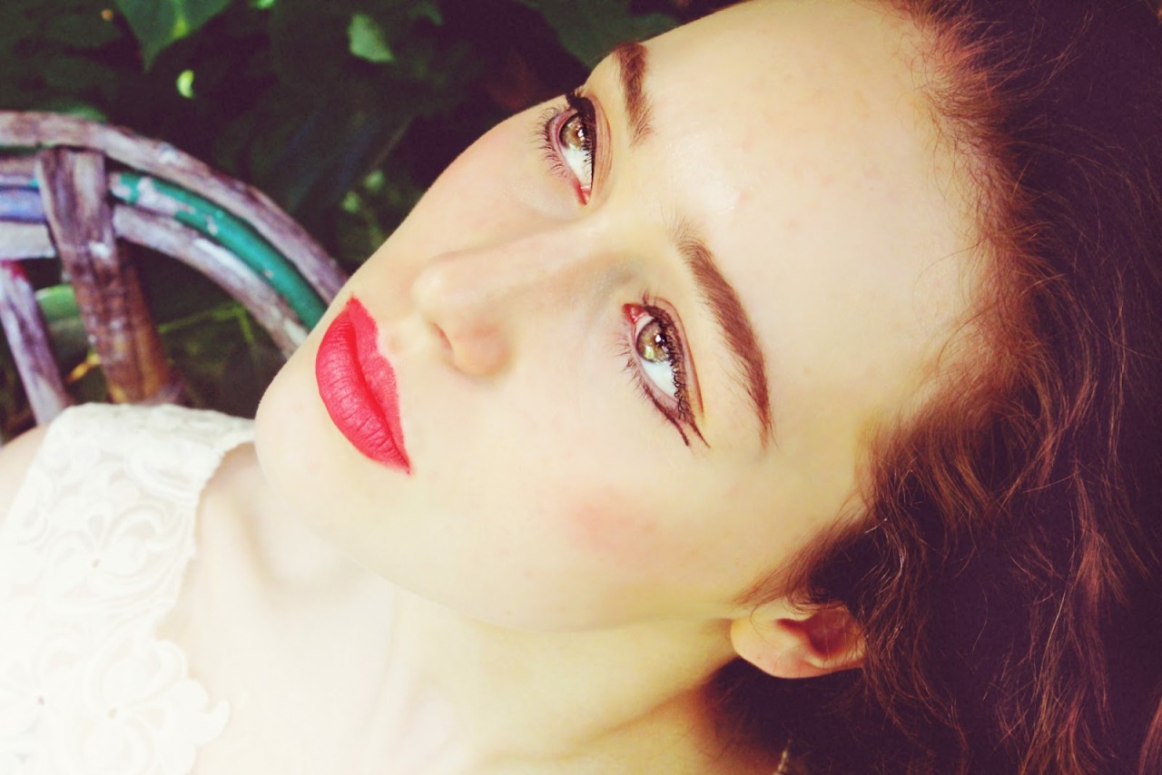 monkey-me33:  sangabrielle:  Gorgeous😍Alycia Debnam Carey🌺….  Gorgeous!!