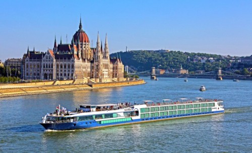 Danube river cruise, Budapesthttp://bit.ly/1L50vSJ