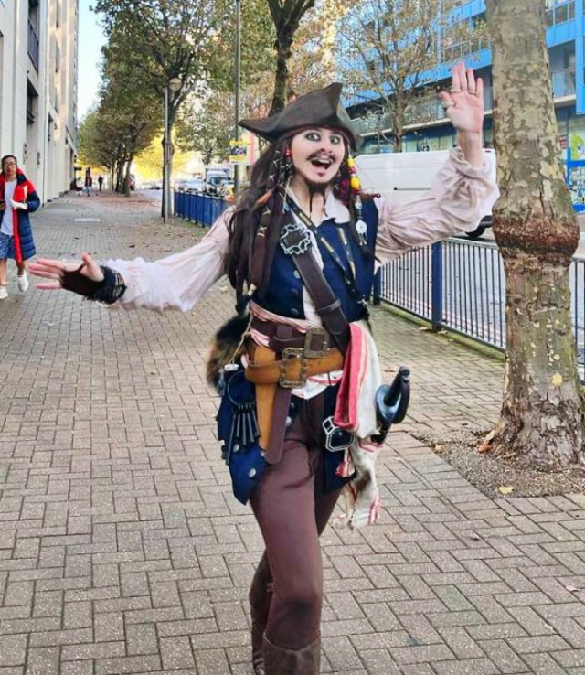 Cosplay photo dump PT2! 
This is when I attended MCM in October as Cap'n Sparrow once again. I added a couple minor additions 