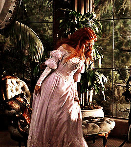 perioddrama:Sadie Frost as Lucy WestenraBram Stoker’s Dracula (1992) dir.: Francis Ford Coppol