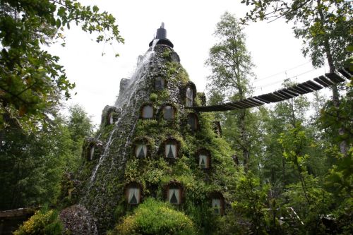 voiceofnature:Magic Mountain LodgeThis hotel is located in Huilo Huilo, a Natural Reserve in Chile. 