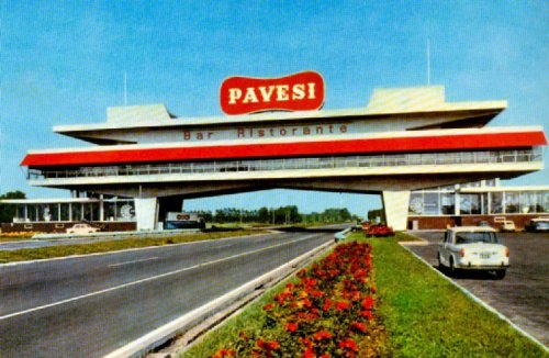 Pavesi, highway restaurant of Lainate/Milan, opened in 1954. © Pavesi Historical Archive / Barilla. 