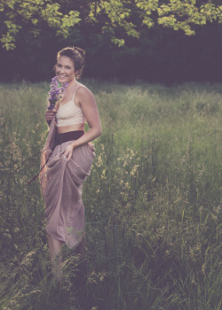 yogi-mama:  Kate + her  beautiful horse. 