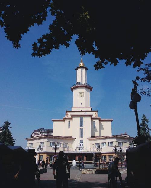 Town hall, Frankivsk is love. #vscoua #vscoivanofrankivsk #igersdaily #igersfrankivsk #blue #sky #ar