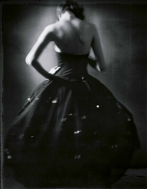 soyouthinkyoucansee:   ”Sensuality is a conversation between a person and the world. It makes the person, and the world, come alive.” Malin  James * on sensuality 