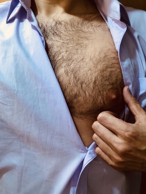 fitbearded40s: Buttoned shirts are the best accessory..