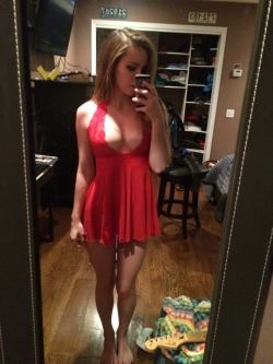 dailyhotgirlspics:  Click my photo to view more photos of me and to download the picture.
