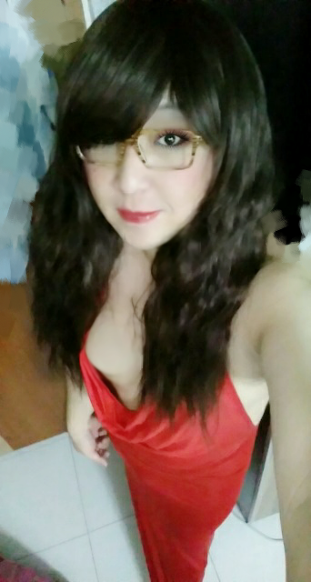 julia-sen:  love this red dress so much~❤ Made the fat guy like me looked so feminine!(I