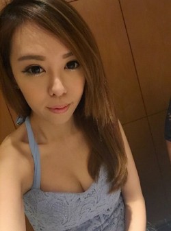 clm4w37:  Sexy SG girl in revealing dresses.