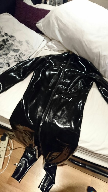 rubberboy-sheeman:  rubberboy-sheeman:  So porn pictures