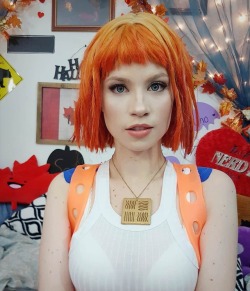 cosplay-galaxy:  Clara Cosmia, Leeloo