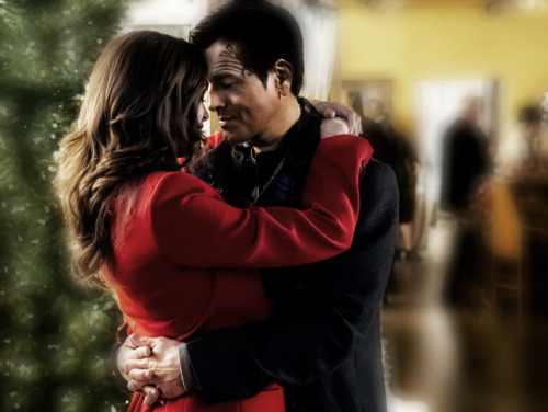 the-randomness-and-fandomness: The world needs some Hallmark style J/C for Christmas.