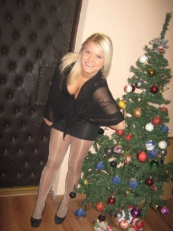 nl-pantyhose:  Amateurs in pantyhose 