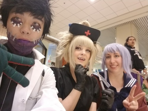 I’m so sorry to the person who asked if I would post photos from Sakuracon and that I said I&r