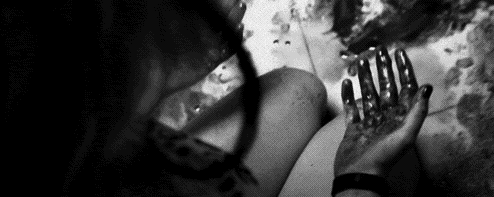 suffocatinginblackandwhite:  ^