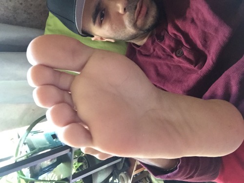 men-feet-cock:  skindive1:  My feet  So soft and lickable