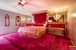 lilitharcane:  vickylearnstohustle:  unprecedented-terror:  househunting:  迣,000/3 br Palm Springs, CA  Oh my god.  @lilitharcane   The pink rooms tho!