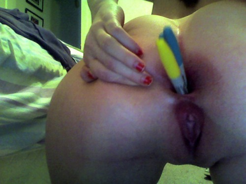 butt-sharpies:  Butt sharpies is all about girls sticking sharpies up their ass, or anything else that is unusual. Please get re-blogging and submit shapies or anything else thats up your ass :)  Click To Submit