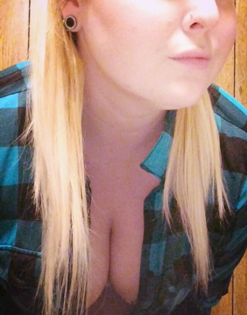 alicesdirtysecrets:  Sooo I actually decided adult photos