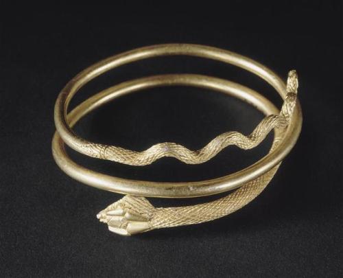 grandegyptianmuseum: Two bracelets in the form of a snake (gold), from Egypt. Dated back to the Roma