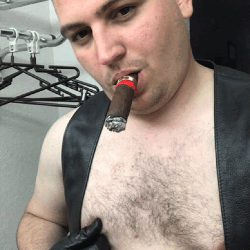 cigarstuds:   Leather Cigar Pig       