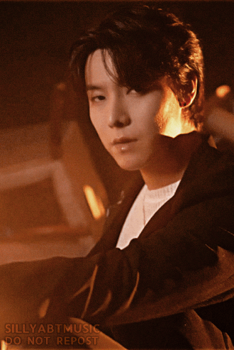 A pan-over of Yonghoon looking at the camera