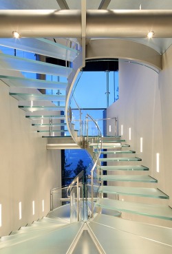 homedesigning:  Enthralling Glass Staircases