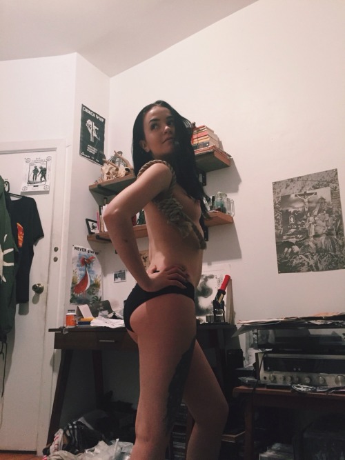 strangevibezz:  sherylcrowmags:  sherylcrowmags:  The look  just checkin this out again  This is so slept on 