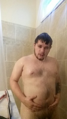 cutecubs:  griz504303:  Hot shower  #hotcub #growlr #scruff #hairy #bears #bear #beard #naked #shower #beefy #gay #grr #woof #fatcock #cock #ass  cute cub, thick booty, big healthy nuts, fat meat. 