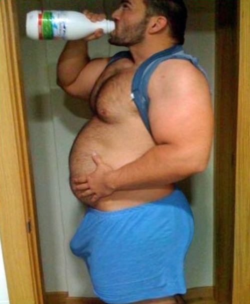 boxbrfs:bigbellyboiz:jaykaydon-deactivated20220615:Drink up - milk builds bellies