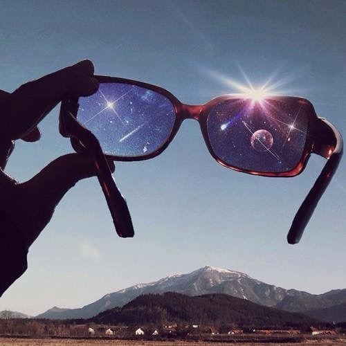 ufo-the-truth-is-out-there:There are infinite world’s out there 