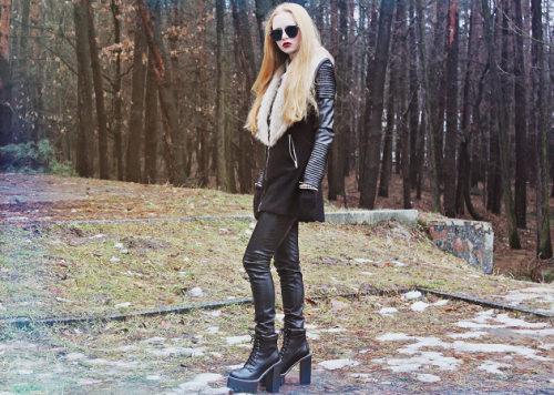 blackfivefashion #lookbook @Kristina MagdalinaRound-frame Plastic Mirrored Sunglasses Boots