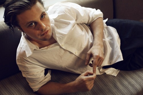 helenofdestroy:  lets all just take a minute..