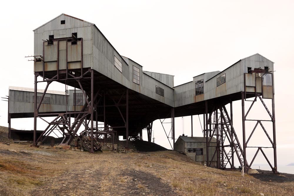 furtho:  Mineworkings on the island of Svalbard, Arctic Ocean (via loouisfernandes)