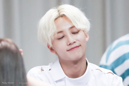 yourdailyjeonghan:© Honey Moment