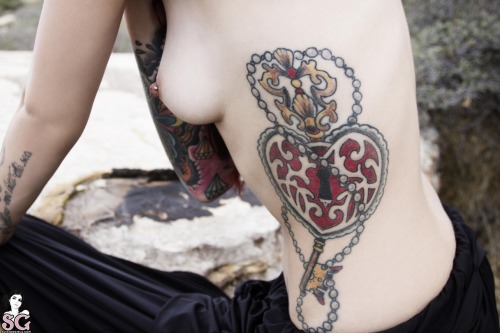 beautifulgirlsmakemesuicidal:  Tristyn Suicide 